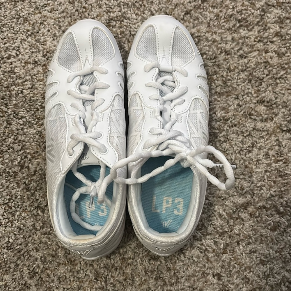Varsity last pass 3.0 cheer shoes size 7.5